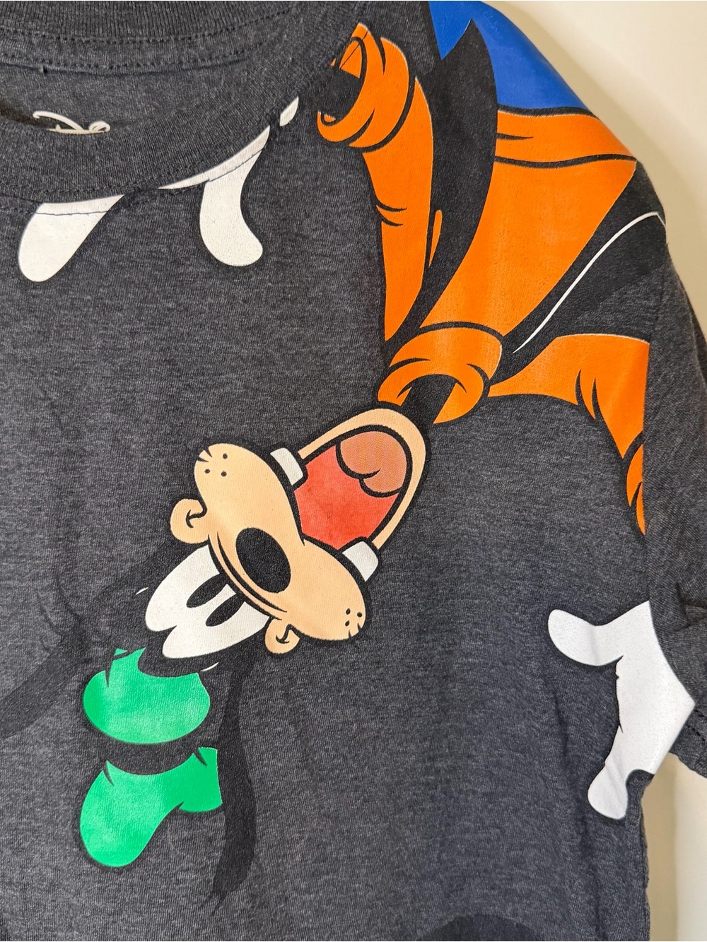 Disney Mickey Goofy Donald Pluto Girls Boys Size 8 Gray All Over Graphic Tee - Picture 5 of 5